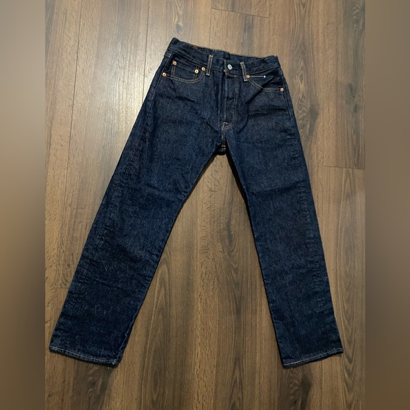 Like New Men’s Levi’s 501 Dark Wash Jeans Shrink to Fit - Picture 3 of 11